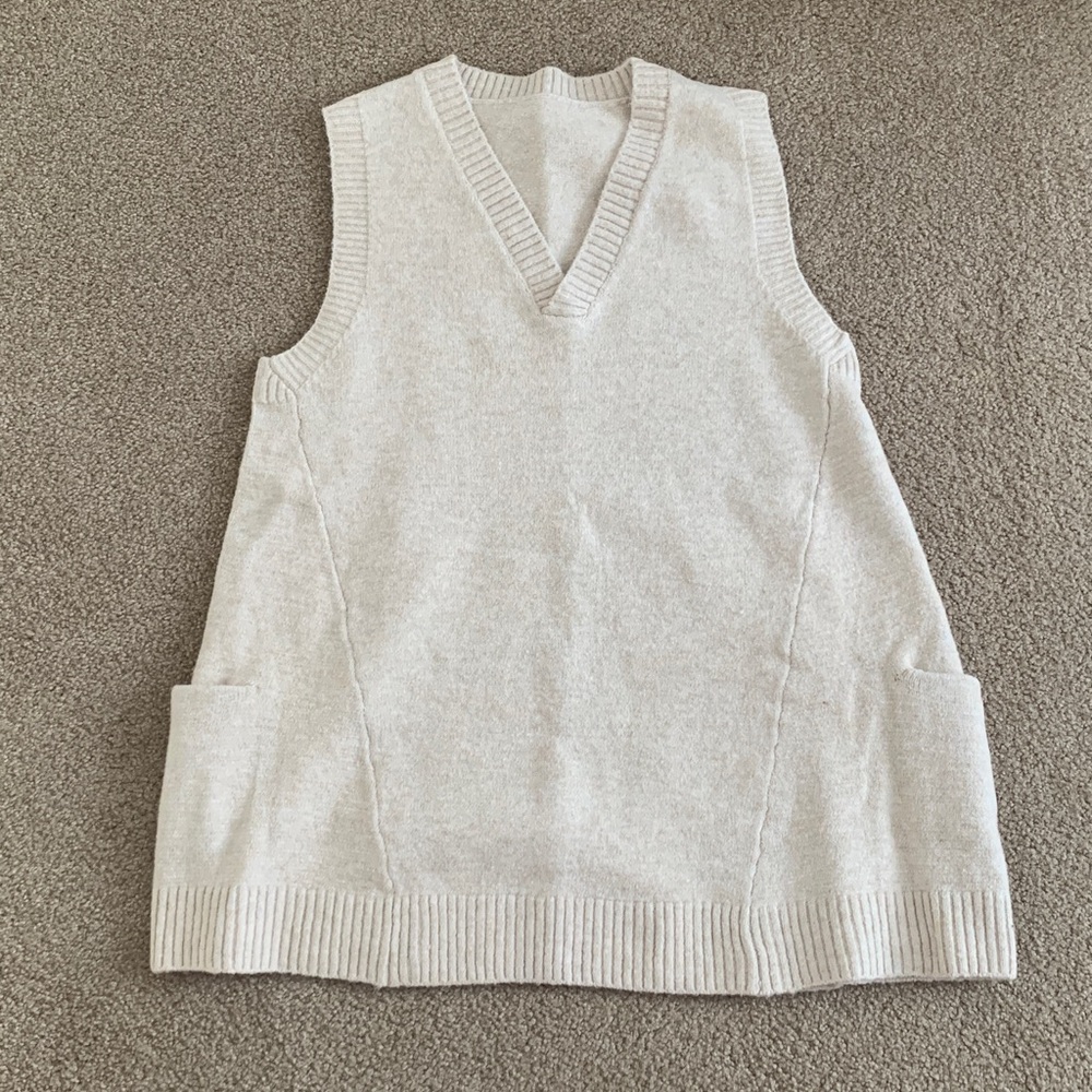 Cozy Picket Sweater Vest * New in package*